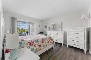 3915 Lake Bayshore Dr, Bradenton, FL 34205 - Photo 7