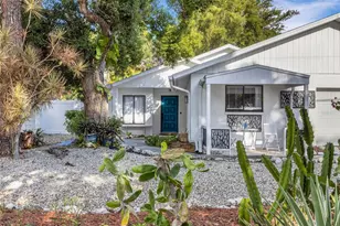 4620 Guava Ct, Sarasota, FL 34234 - Photo 3