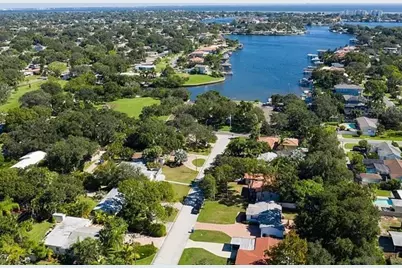 521 35th Avenue NE, Saint Petersburg, FL 33704 - Photo 3