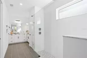 17333 Savory Mist Cir, Lakewood Ranch, FL 34211 - Photo 7