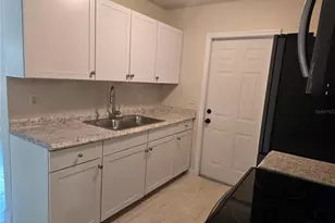 1215 6th St W, Bradenton, FL 34205 - Photo 5