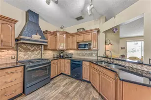 920 Springwood Cir, Bradenton, FL 34212 - Photo 15