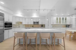 1260 Dolphin Bay Way, Sarasota, FL 34242 - Photo 7