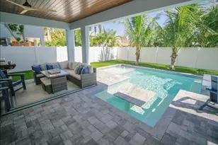 2305 Avenue C, Bradenton Beach, FL 34217 - Photo 37