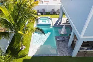 2305 Avenue C, Bradenton Beach, FL 34217 - Photo 43