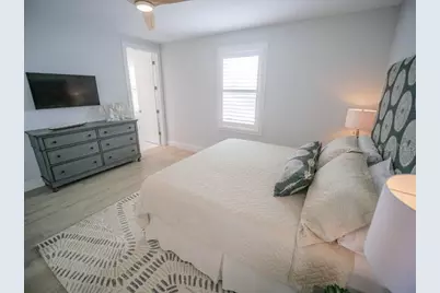 2305 Avenue C, Bradenton Beach, FL 34217 - Photo 29