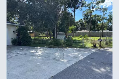 2866 E Rainbow Circle, Sarasota, FL 34231 - Photo 3