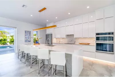 2585 Clematis Street, Sarasota, FL 34239 - Photo 9