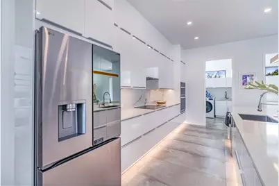 2585 Clematis Street, Sarasota, FL 34239 - Photo 11