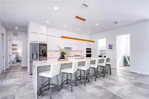 2585 Clematis St, Sarasota, FL 34239 - Photo 7