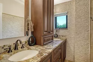 595 Bowsprit Ln, Longboat Key, FL 34228 - Photo 29