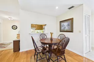 3225 Golden Eagle Ln, Sarasota, FL 34231 - Photo 9