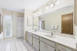 3225 Golden Eagle Ln, Sarasota, FL 34231 - Photo 27