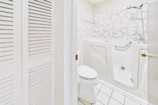 3225 Golden Eagle Ln, Sarasota, FL 34231 - Photo 29