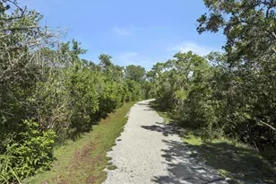 1703 Starling Dr, Sarasota, FL 34231 - Photo 57