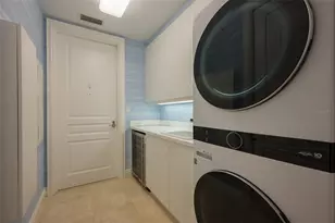 2050 Benjamin Franklin Dr, Sarasota, FL 34236 - Photo 35