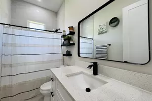 528 Jacaranda Pkwy E, Cape Coral, FL 33909 - Photo 39