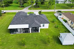 528 Jacaranda Pkwy E, Cape Coral, FL 33909 - Photo 3
