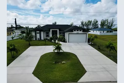 528 Jacaranda Parkway E, Cape Coral, FL 33909 - Photo 1