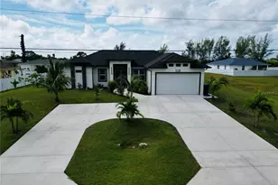 528 Jacaranda Pkwy E, Cape Coral, FL 33909 - Photo 1