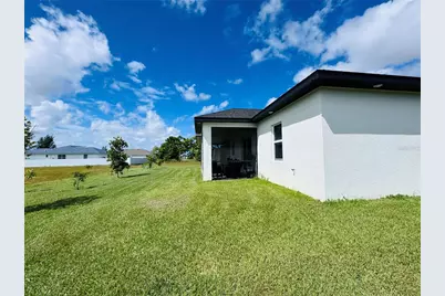 528 Jacaranda Parkway E, Cape Coral, FL 33909 - Photo 49