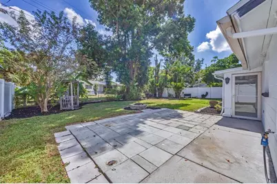 6711 S Lockwood Ridge Road, Sarasota, FL 34231 - Photo 33