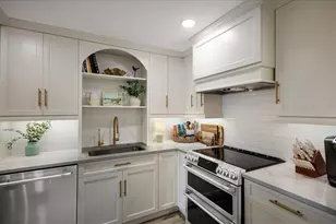 2045 Gulf of Mexico Dr, Longboat Key, FL 34228 - Photo 7