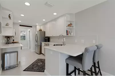 7860 Bergamo Avenue, Sarasota, FL 34238 - Photo 13