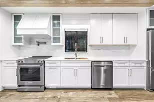 4605 Stone Ridge Trail, Sarasota, FL 34232 - Photo 5