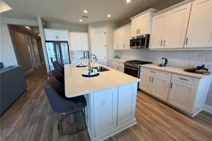 10710 Falling Leaf Ct, Parrish, FL 34219 - Photo 11