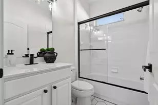 8466 Idlewood Ct, Lakewood Ranch, FL 34202 - Photo 27