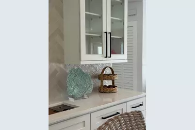 1625 Idle Lane, Sarasota, FL 34231 - Photo 9