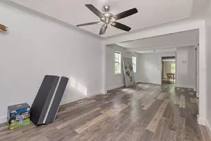 3278 56th Ave N, Saint Petersburg, FL 33714 - Photo 7