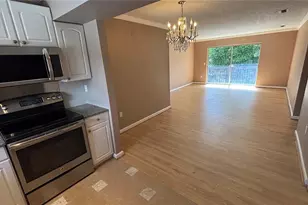 2605 Pine Lake Terrace, Sarasota, FL 34237 - Photo 9