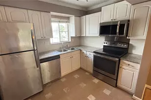 2605 Pine Lake Terrace, Sarasota, FL 34237 - Photo 7