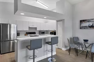 7234 Eleanor Cir, Sarasota, FL 34243 - Photo 11