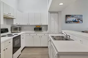 7234 Eleanor Cir, Sarasota, FL 34243 - Photo 13