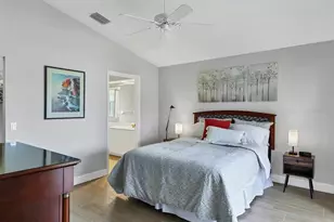 7234 Eleanor Cir, Sarasota, FL 34243 - Photo 17