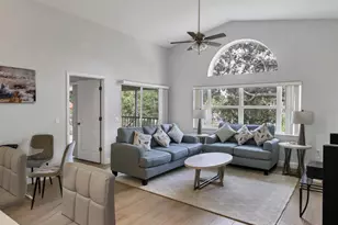 7234 Eleanor Cir, Sarasota, FL 34243 - Photo 3