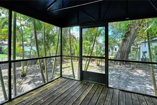 1326 17th St, Sarasota, FL 34234 - Photo 15