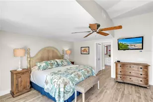 523 69th St, Holmes Beach, FL 34217 - Photo 25