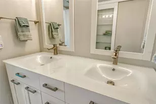 1601 Bayhouse Point Dr, Sarasota, FL 34231 - Photo 25