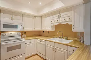 1601 Bayhouse Point Dr, Sarasota, FL 34231 - Photo 9