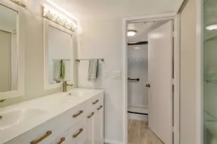 1601 Bayhouse Point Dr, Sarasota, FL 34231 - Photo 23