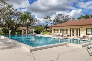 5769 Avista Dr, Sarasota, FL 34243 - Photo 5