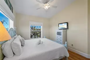 204 66th St, Holmes Beach, FL 34217 - Photo 31