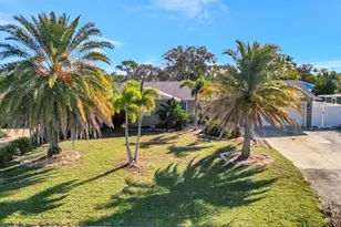 407 61st St NW, Bradenton, FL 34209 - Photo 9