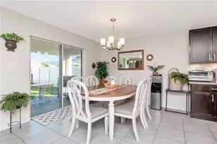 16742 Sunburst Lake St, Wimauma, FL 33598 - Photo 7