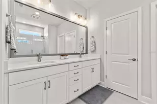 2467 Mangum Ct, Sarasota, FL 34237 - Photo 19