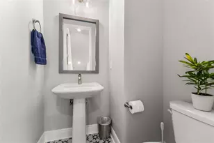 2467 Mangum Ct, Sarasota, FL 34237 - Photo 15